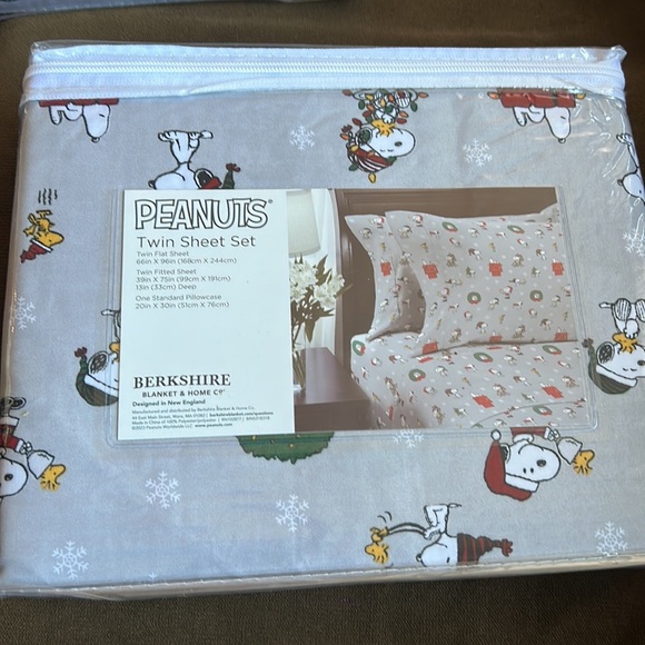 Peanuts Santa Snoopy Christmas Tree Lights Twin Sheet Set Grey Bell Wreaths - Picture 2 of 3